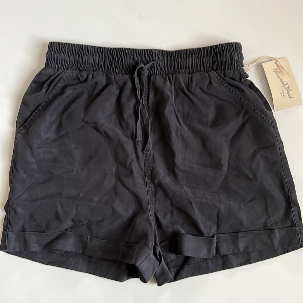 Universal Thread shorts - Picture 2 of 6